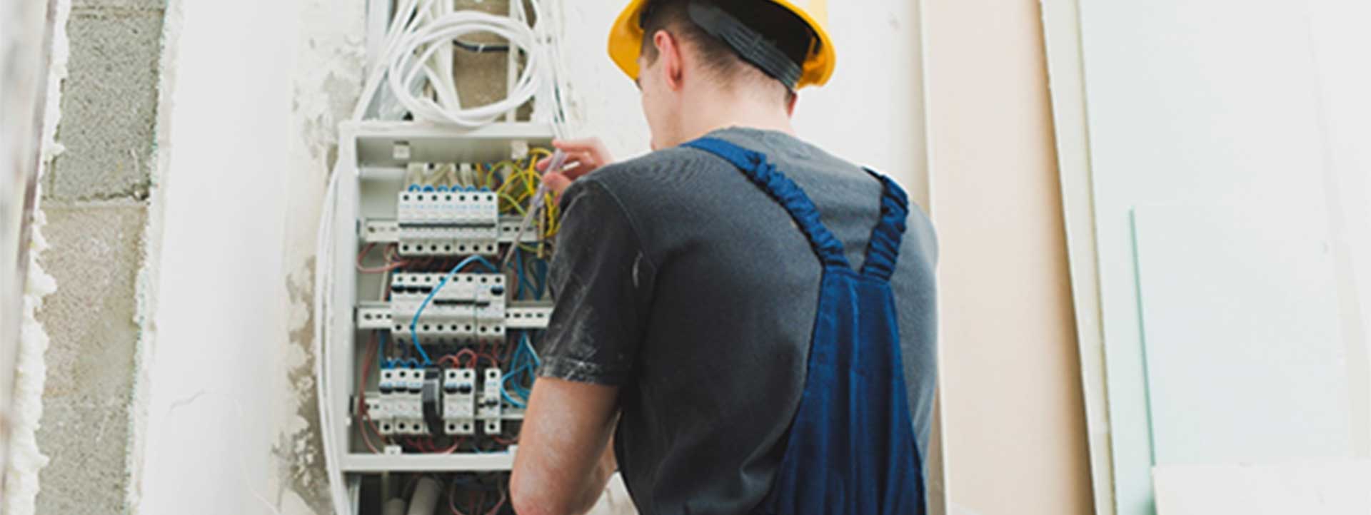 technicien diplomé pour l'installation electrique